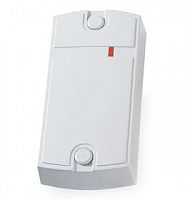 Накладной proximity-считыватель IronLogic Matrix II для считывания кодов идентификаторов – карт стандарта Em Marin и брелоков MiniTag. Модель подключается к контроллеру через интерфейс Dallas Touch Memory (эмуляция DS1990A) и может устанавливаться на металлические поверхности. Диапазон рабочих температур Matrix II составляет -40…+50°С, а компауданая заливка обеспечивает защиту электроники от проникновения влаги и пыли.<br>
 <br>
 Конструкция IronLogic Matrix II включает трехцветный световой индикатор и регулируемый по громкости зуммер. Если проход разрешен подается звуковой сигнал и индикатор загорается зеленым цветом. Режим ожидания и запрет доступа индексируются красным, а процесс считывания и обработки кода — желтым.<br>
 <br>
 Дальность считывания идентификационных кодов зависит от производителя идентификатора и составляет 6 — 8 см.<br>
 <br>
 Установка IronLogic Matrix II на металлические поверхности снижает дальность считывания примерно в 2 раза.<br>
 <br>
 Данный считыватель оптимален для ограничения доступа на закрытые участки производственных помещений, бассейнов и прочих объектов, где возможны повышенные влажность и запыленность, а также поддерживается определенный температурный режим.<br>
 <br>
Простоту и удобство монтажа IronLogic Matrix II обеспечивают кабельные каналы. Комплект поставки включает полный набор крепежных аксессуаров. MATRIX-2 считыватель Proximity карт обычной дальности, цвет серый