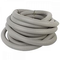 Гофрированная труба – незаменимый атрибут любых электромонтажных работ. Применяется она для защиты разных проводов при их прокладке. Выполнено изделие из высококачественного материала (ПВХ), поэтому отличается длительным сроком эксплуатации и прочностью. Труба не поддается влиянию солнечных лучей, воды, воздуха, поэтому не деформируется со временем и не гниет. Благодаря таким характеристикам ее активно применяют как внутри здания, так и на улице (может использоваться как дренаж для кондиционеров). Труба гофрированная Экопласт ПВХ с зондом D50 мм 15 м