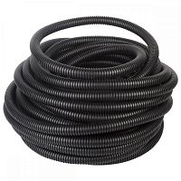 Использование гофрированной трубы из полиэтилена низкого давления — идеальный способ проложить кабель скрытым или полускрытым способом в полу, стене или потолке. Достоинство трубы в наличии зонда, который упрощает протягивание кабеля. Изделие имеет класс IP55, что соответствует полной защите от контакта с пылью и струями воды. Труба сохраняет свои характеристики в температурном диапазоне от -40 до +45 °C, поэтому может прокладываться как в жилых, так и в производственных помещениях. Труба гофрированная Экопласт ПНД с зондом D25 мм 25 м